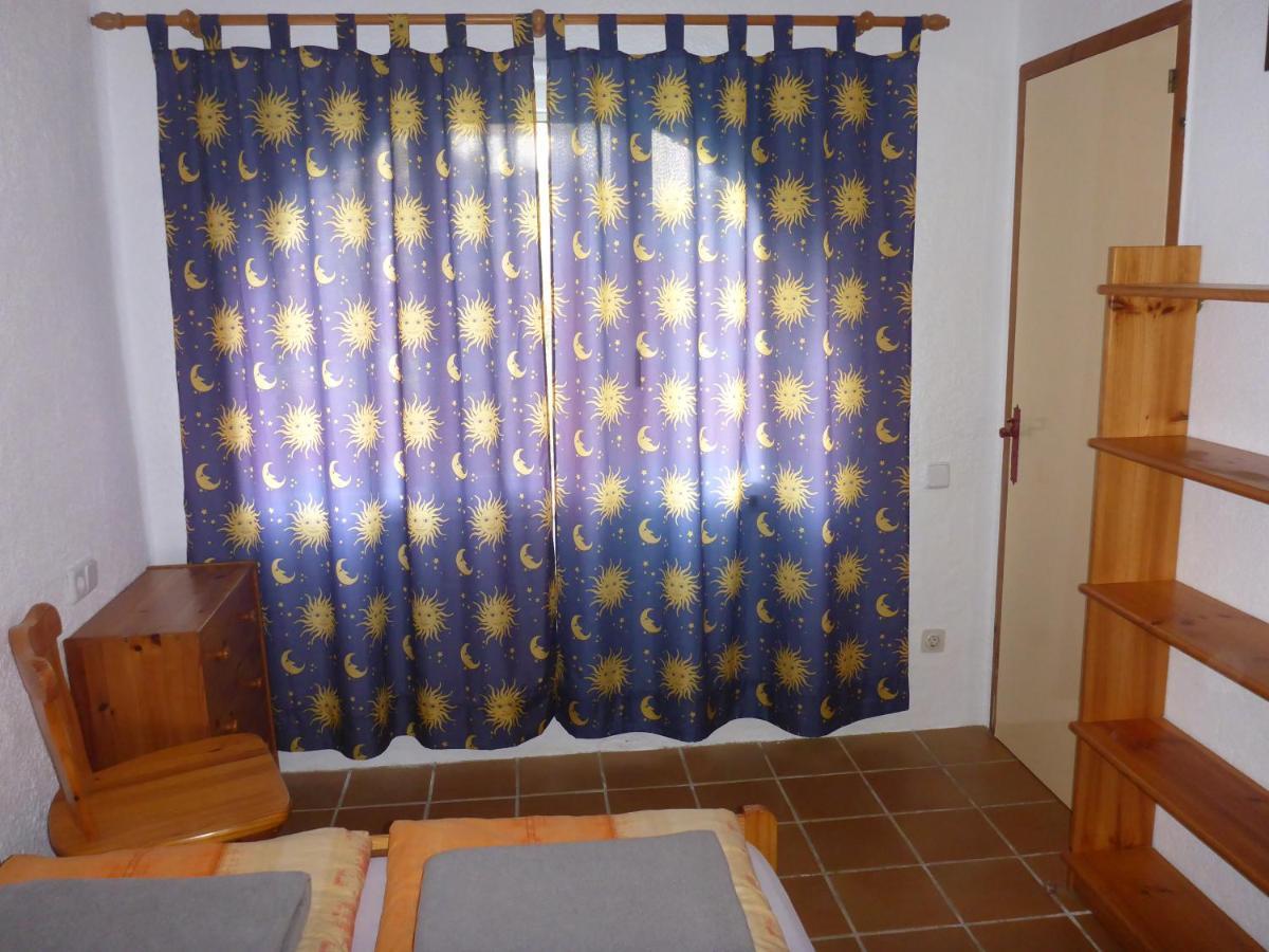 Apartment Hibiscus Кадакес Екстериор снимка
