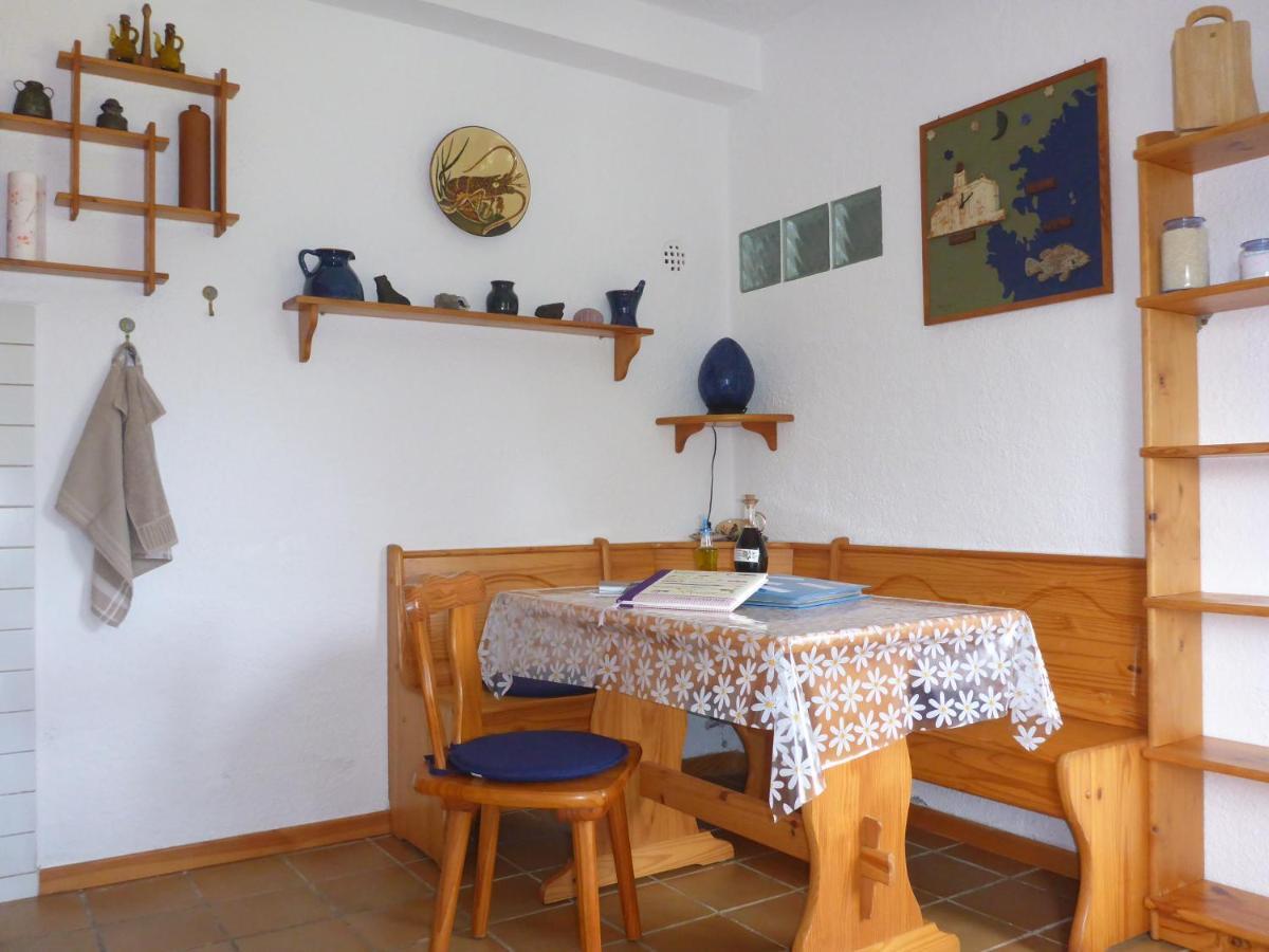 Apartment Hibiscus Кадакес Екстериор снимка