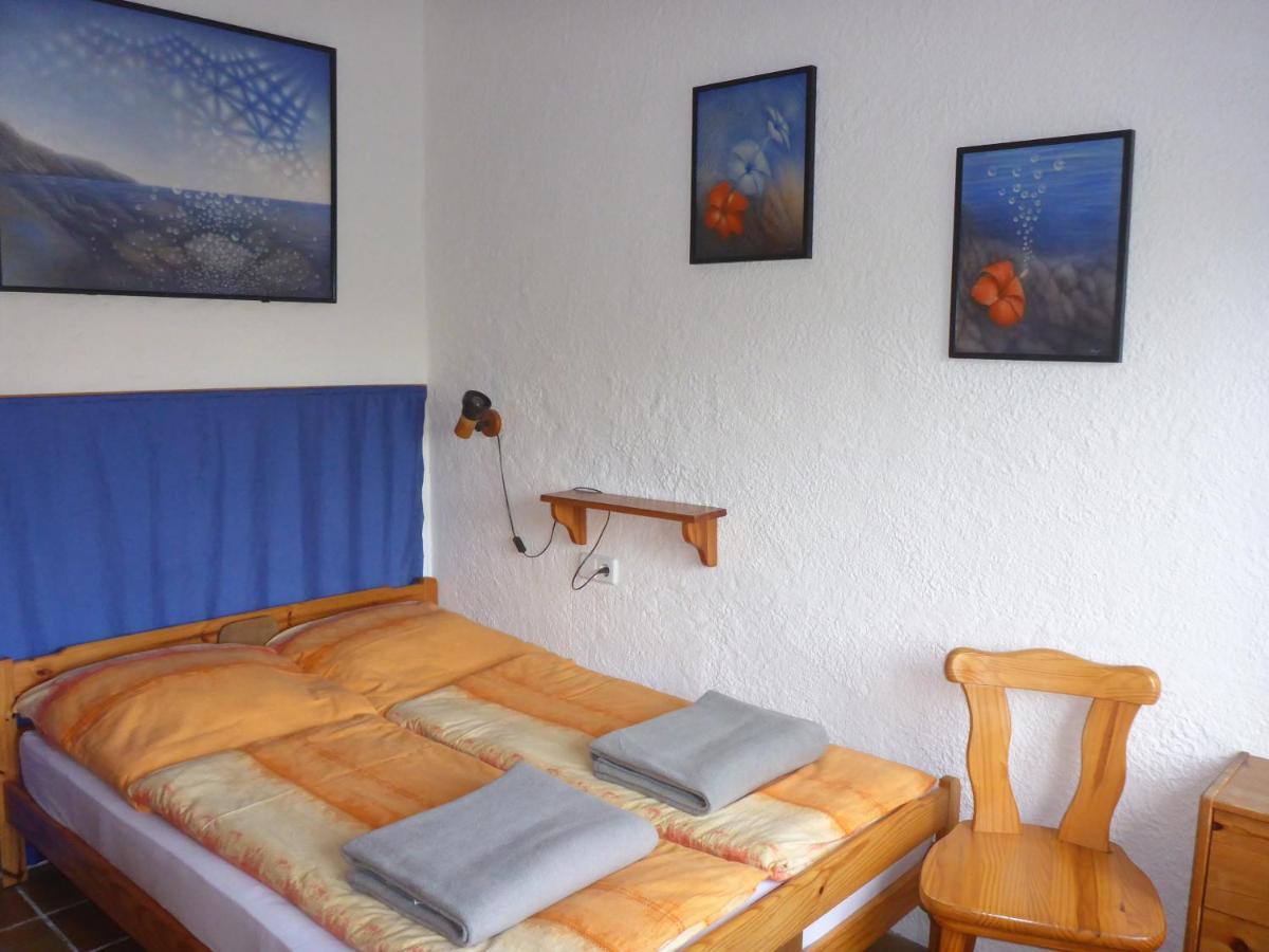 Apartment Hibiscus Кадакес Екстериор снимка
